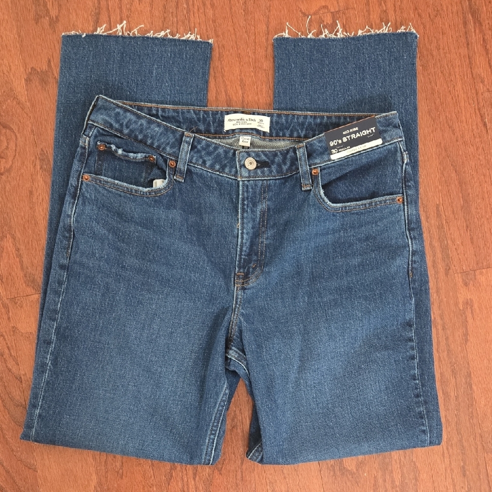 NWT Abercrombie & Fitch Mid Rise 90s Straight Curve Love Straight Jeans Size 30
